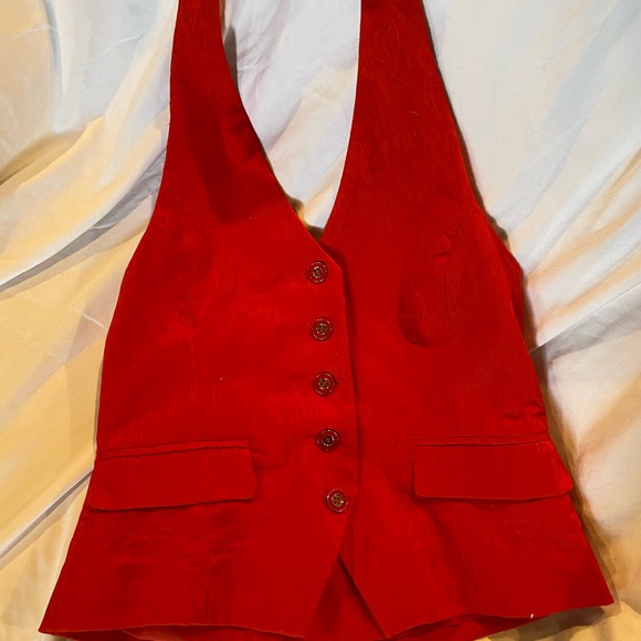 Red halter vest - Picture 3 of 4